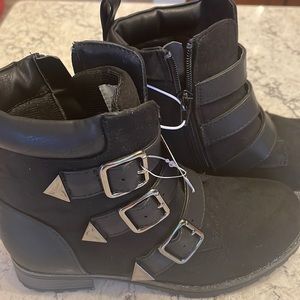 Justice boots girls size 2 brand new with tags